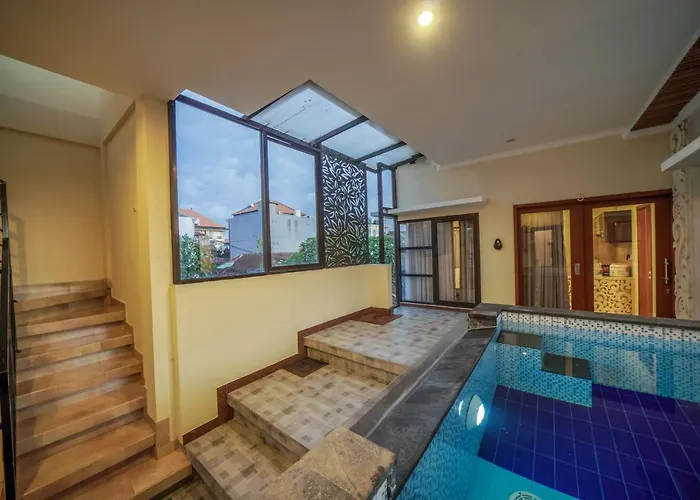 Padma Legian *